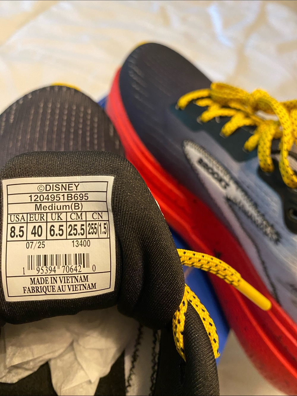 Brooks Ghost Max 2 Mickey Mouse size 8.5 - Picture 6 of 6